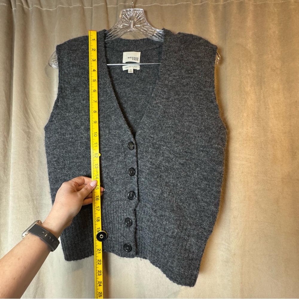 Wilfred Aritzia Charcoal Gray V-Neck Button Vest Sweater Alpaca Wool Preppy XS - Picture 6 of 8